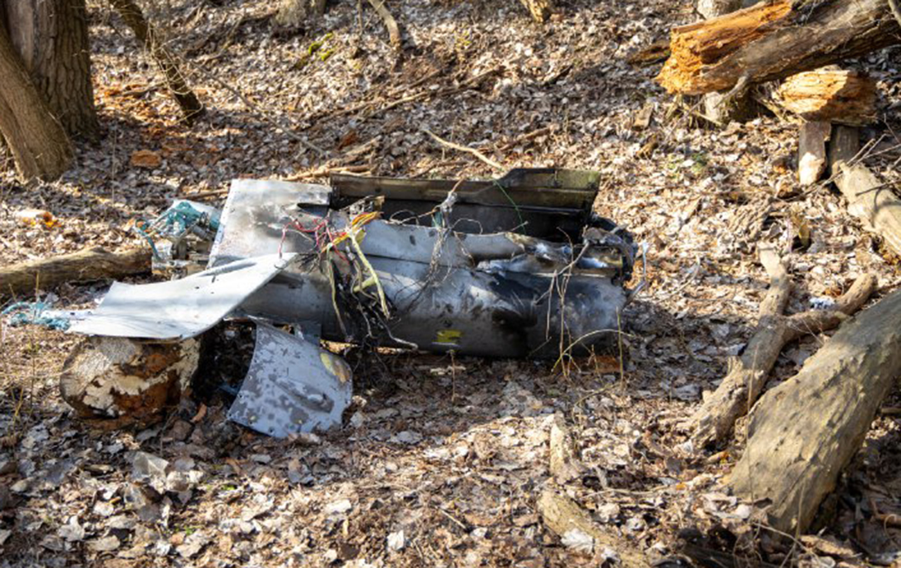 У Києві з річки дістали уламки російської ракети: у ДСНС попередили про приховану небезпеку